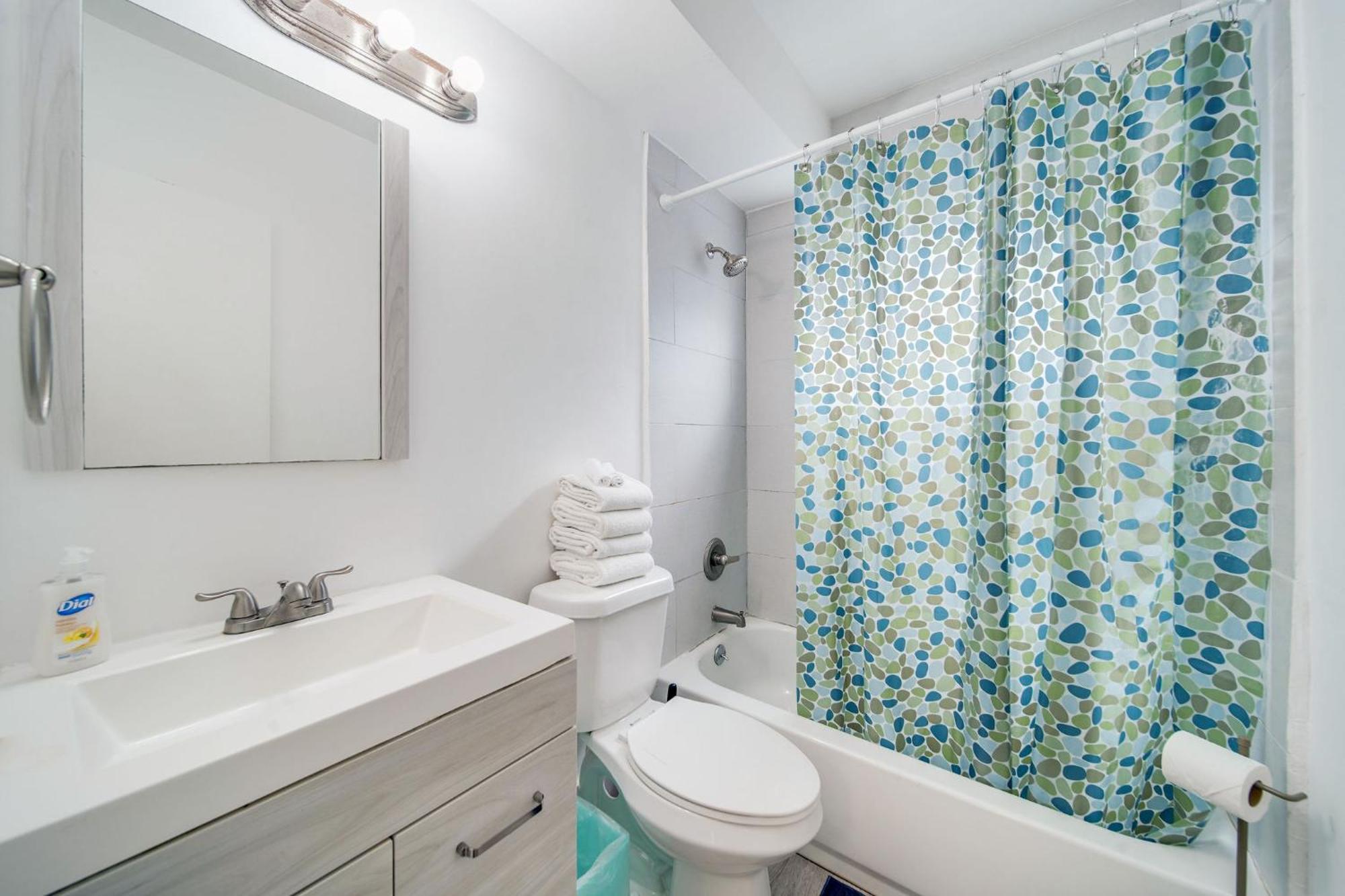 Beachfront 1 Bedroom With 2 Queen Beds On Ocean Drive Apartamento *